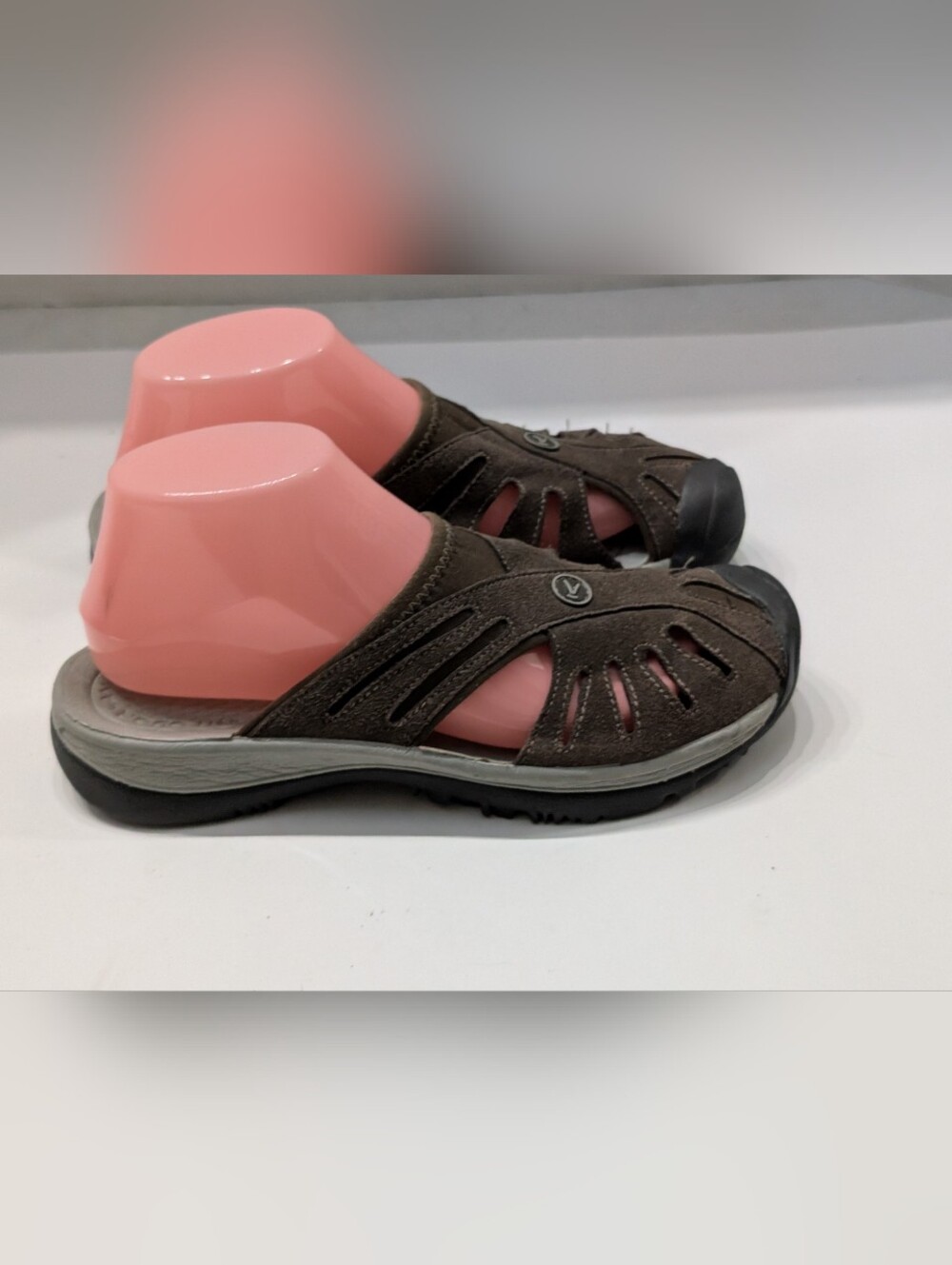 KEEN Women's 8 Rose Dark Brown Closed Toe Sandals Shoes Leather W4 - Picture 2 of 6